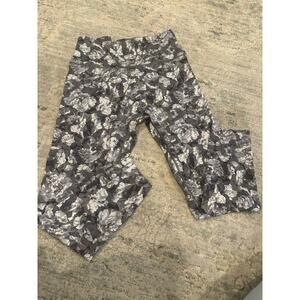 XL Aeries grey and white leggings